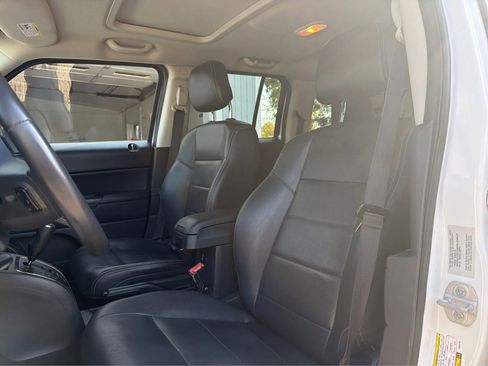 Used 2015 Jeep Patriot High Altitude FWD image 11