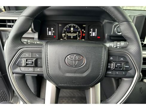 New 2026 Toyota 4Runner SR5 AWD/4WD image 26