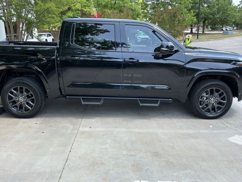 Used 2023 Toyota Tundra Platinum AWD/4WD image 11