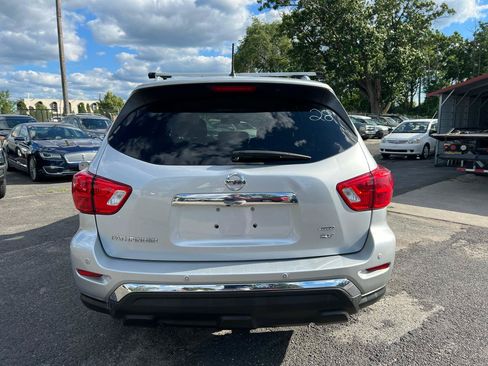 Used 2018 Nissan Pathfinder SV AWD/4WD image 7
