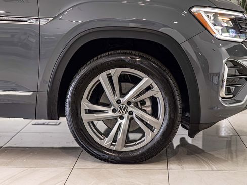 Used 2024 Volkswagen Atlas Cross Sport SEL R-Line AWD/4WD image 10