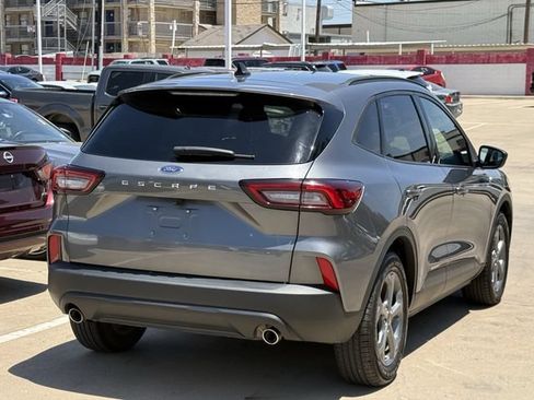 Used 2025 Ford Escape ST-Line FWD image 4