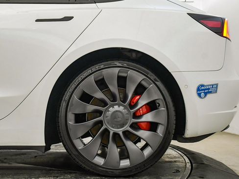 Used 2021 Tesla Model 3 Performance image 11