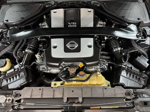 Used 2016 Nissan 370Z Touring RWD image 35