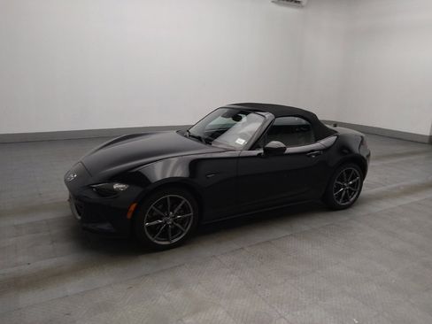 Used 2019 MAZDA MX-5 Miata Grand Touring image 2