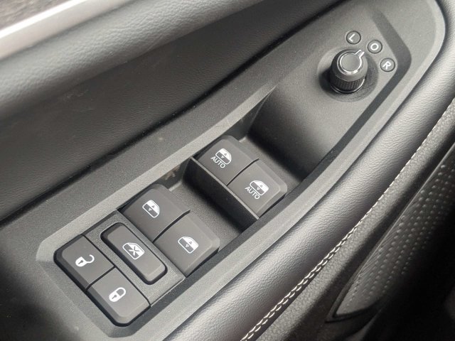 New 2027 Jeep Grand Cherokee Altitude AWD/4WD image 25