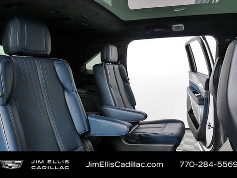 Certified 2025 Cadillac Escalade IQ Luxury 2 w/ LPO, Premium Carpet Package AWD/4WD image 22