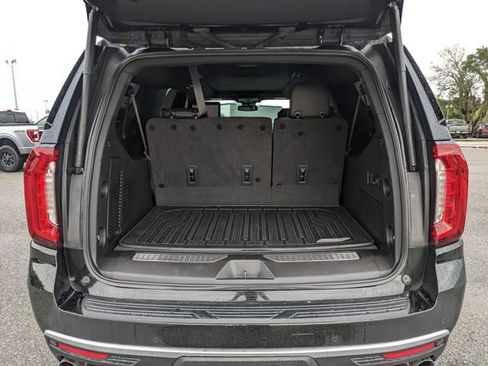 Used 2023 GMC Yukon XL Denali AWD/4WD image 13