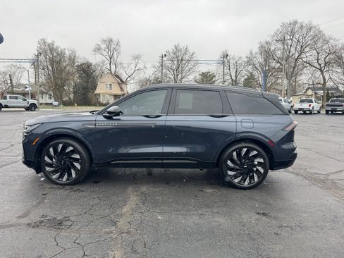 Used 2024 Lincoln Nautilus Reserve w/ Equipment Group 202A image 2