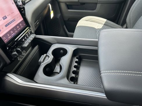 New 2026 RAM 3500 Big Horn AWD/4WD image 44