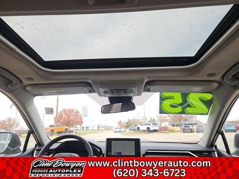 Used 2025 Toyota RAV4 XLE Premium image 27