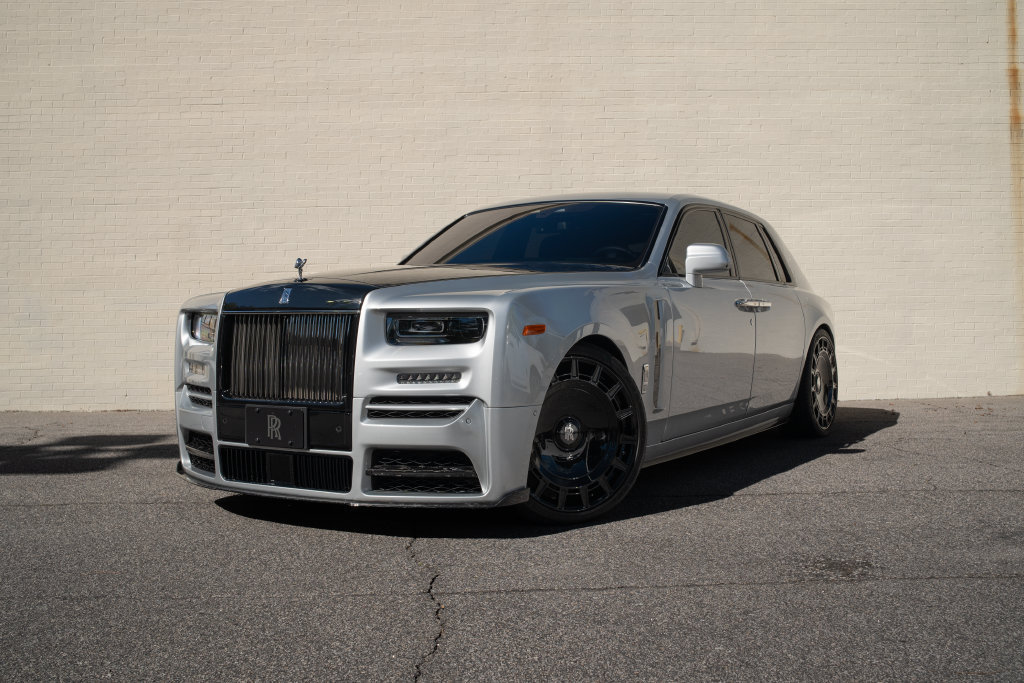 Used 2024 Rolls-Royce Phantom Sedan RWD image 1