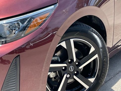 Used 2024 Nissan Sentra SV FWD image 9