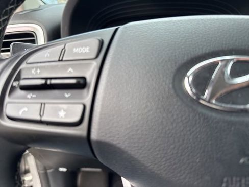 Certified 2023 Hyundai Venue SEL image 35