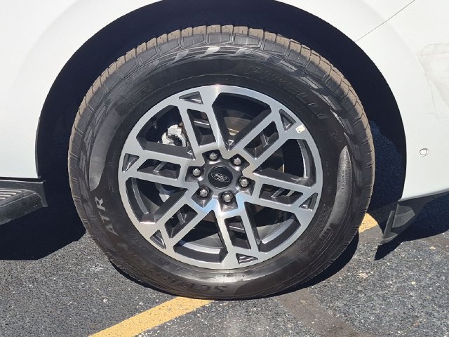 Used 2025 Ford Expedition Active AWD/4WD image 11