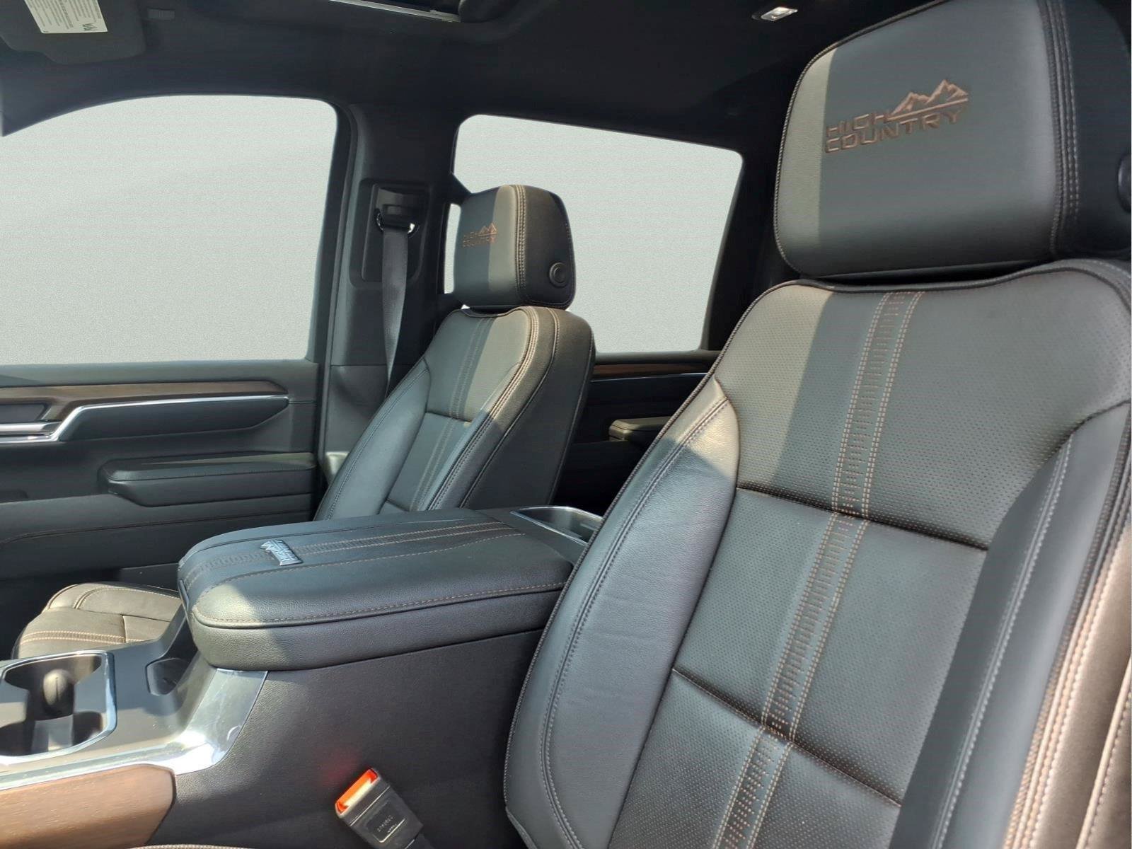 Certified 2024 Chevrolet Silverado 2500 High Country w/ High Country Premium Package AWD/4WD image 18