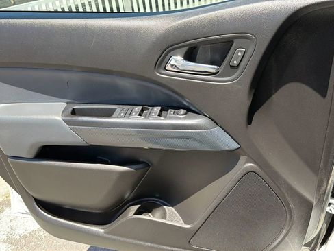 Used 2018 Chevrolet Colorado Z71 AWD/4WD image 17