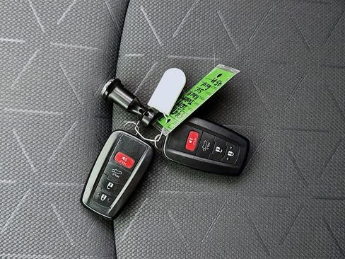 Used 2019 Toyota RAV4 XLE w/ Convenience Package AWD/4WD image 31