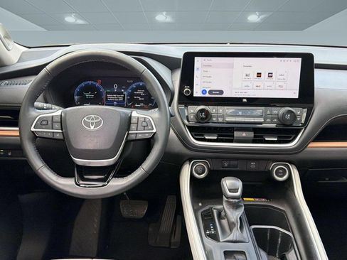 Used 2025 Toyota Grand Highlander FWD image 29