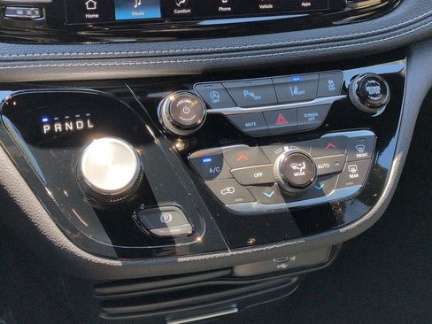 New 2026 Chrysler Pacifica Select image 20