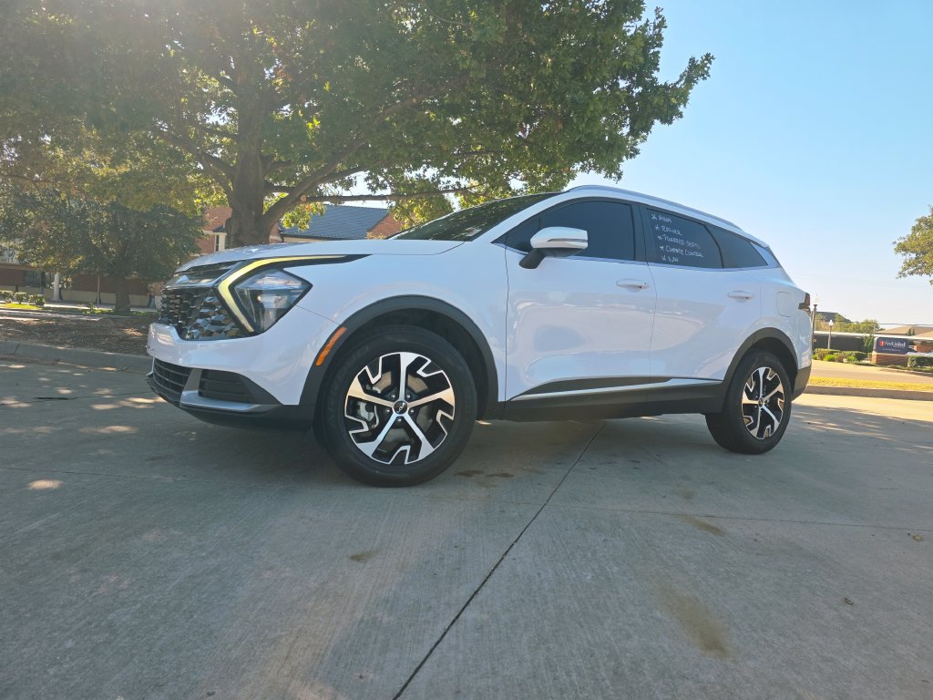 Used 2023 Kia Sportage EX AWD/4WD image 3