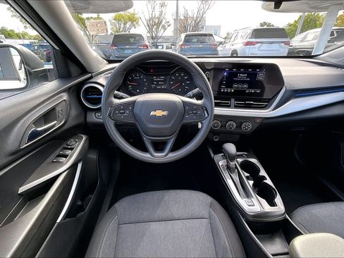 Certified 2024 Chevrolet Trax LS FWD image 13