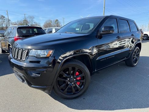 Used 2018 Jeep Grand Cherokee Altitude image 1