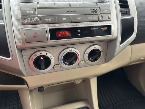 Used 2011 Toyota Tacoma PreRunner image 24