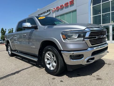 Used 2022 RAM 1500 Laramie AWD/4WD image 3