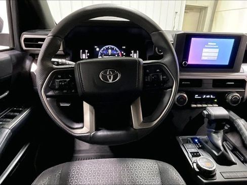 Used 2026 Toyota 4Runner SR5 AWD/4WD image 5