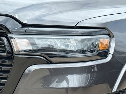 New 2026 RAM 1500 4x4 Crew Cab image 4