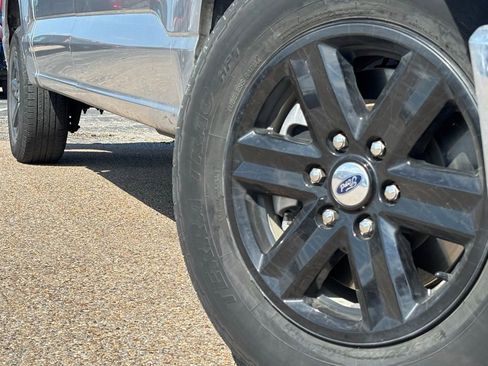 Used 2023 Ford F150 XLT image 2