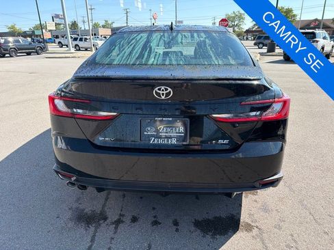 Used 2025 Toyota Camry SE FWD image 5