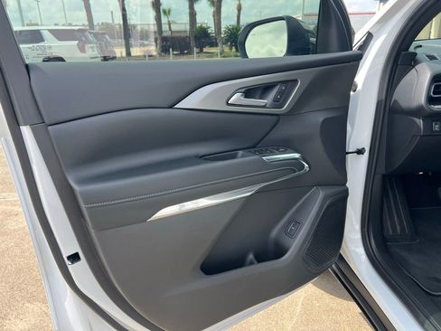 New 2026 Chevrolet Traverse LT FWD image 24