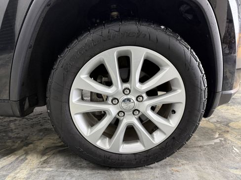 Used 2017 Jeep Grand Cherokee Limited w/ Trailer Tow Group IV image 26