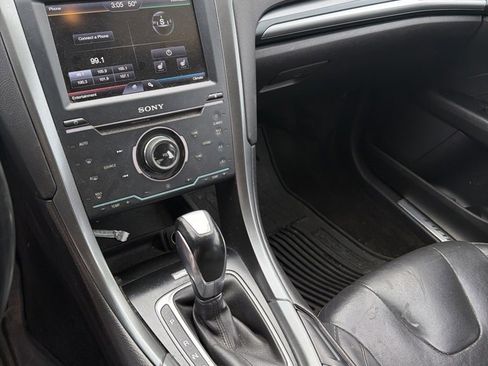 Used 2013 Ford Fusion Titanium image 18