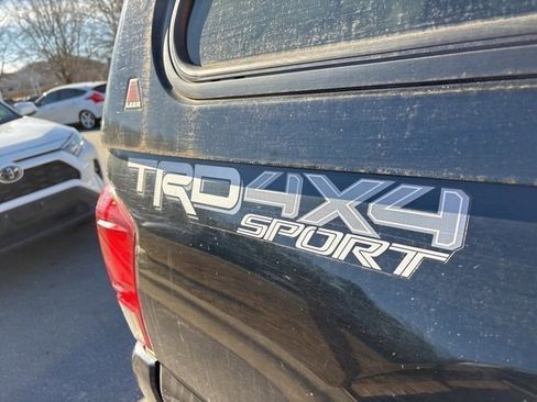 Used 2019 Toyota Tacoma TRD Sport w/ TRD Premium Sport Package image 8