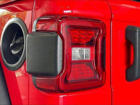 Used 2021 Jeep Wrangler Unlimited Sport AWD/4WD image 17