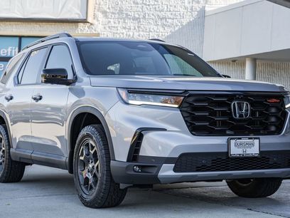 New 2025 Honda Pilot TrailSport