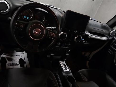 Used 2015 Jeep Wrangler Unlimited Sahara w/ Connectivity Group AWD/4WD image 2