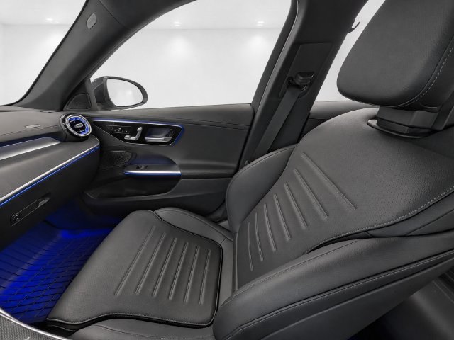 Used 2022 Mercedes-Benz C 300 4MATIC Sedan image 22