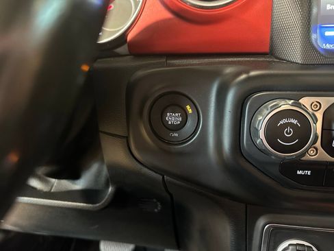 Used 2020 Jeep Gladiator Rubicon AWD/4WD image 24