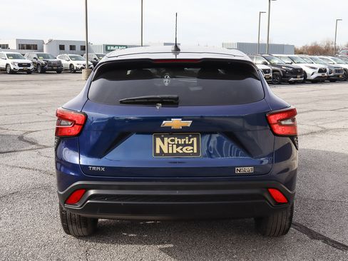 Used 2024 Chevrolet Trax LS image 5