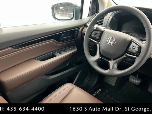 New 2026 Honda Odyssey Touring image 11