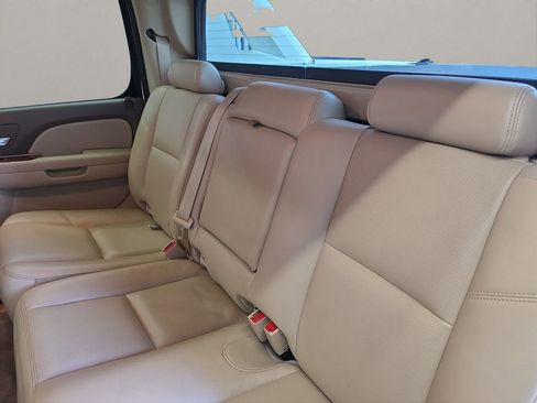 Used 2012 Chevrolet Avalanche LTZ image 12