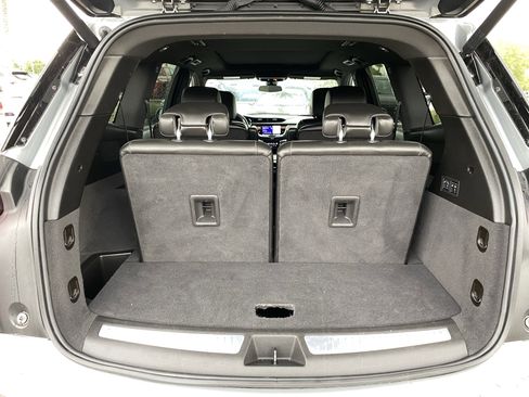 Used 2025 Cadillac XT6 Premium Luxury image 15