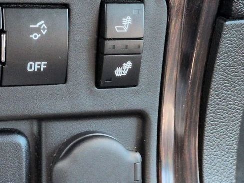 Used 2017 Chevrolet Traverse LT FWD image 21