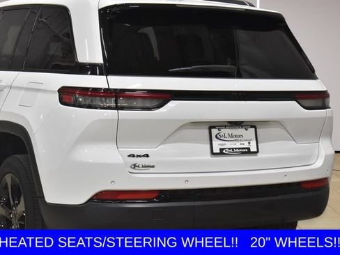 Used 2023 Jeep Grand Cherokee Altitude AWD/4WD image 34