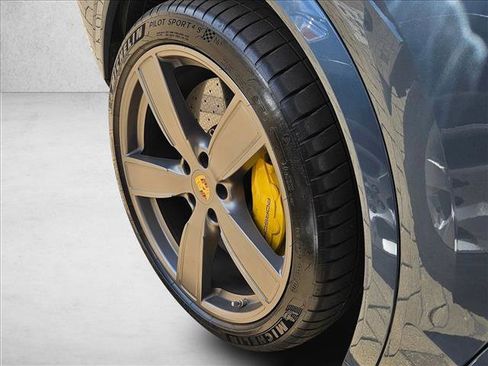 Used 2019 Porsche Cayenne Turbo image 14