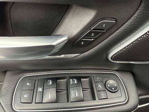 Used 2019 RAM 1500 Laramie image 18